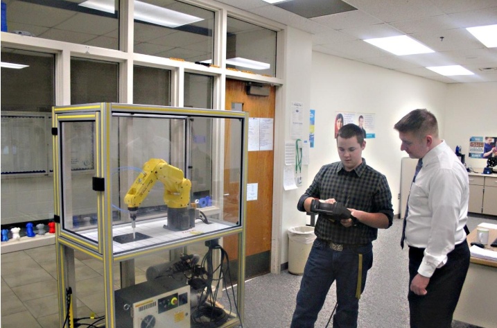 Ionia students taking advantage of FANUC robotics certification program